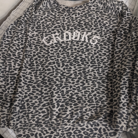 Crooks and Cassle Sweater - Picture 1 of 1